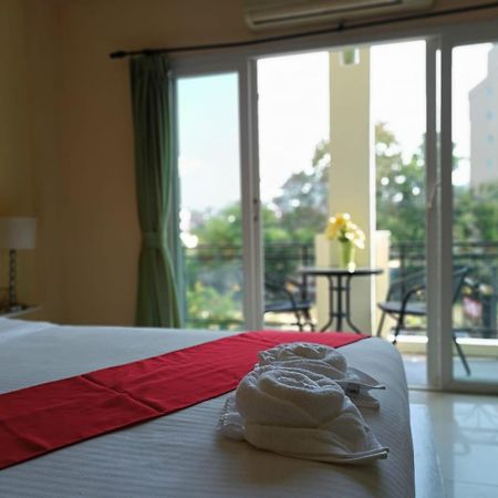 Aura Inn Rooms Паттая Екстер'єр фото