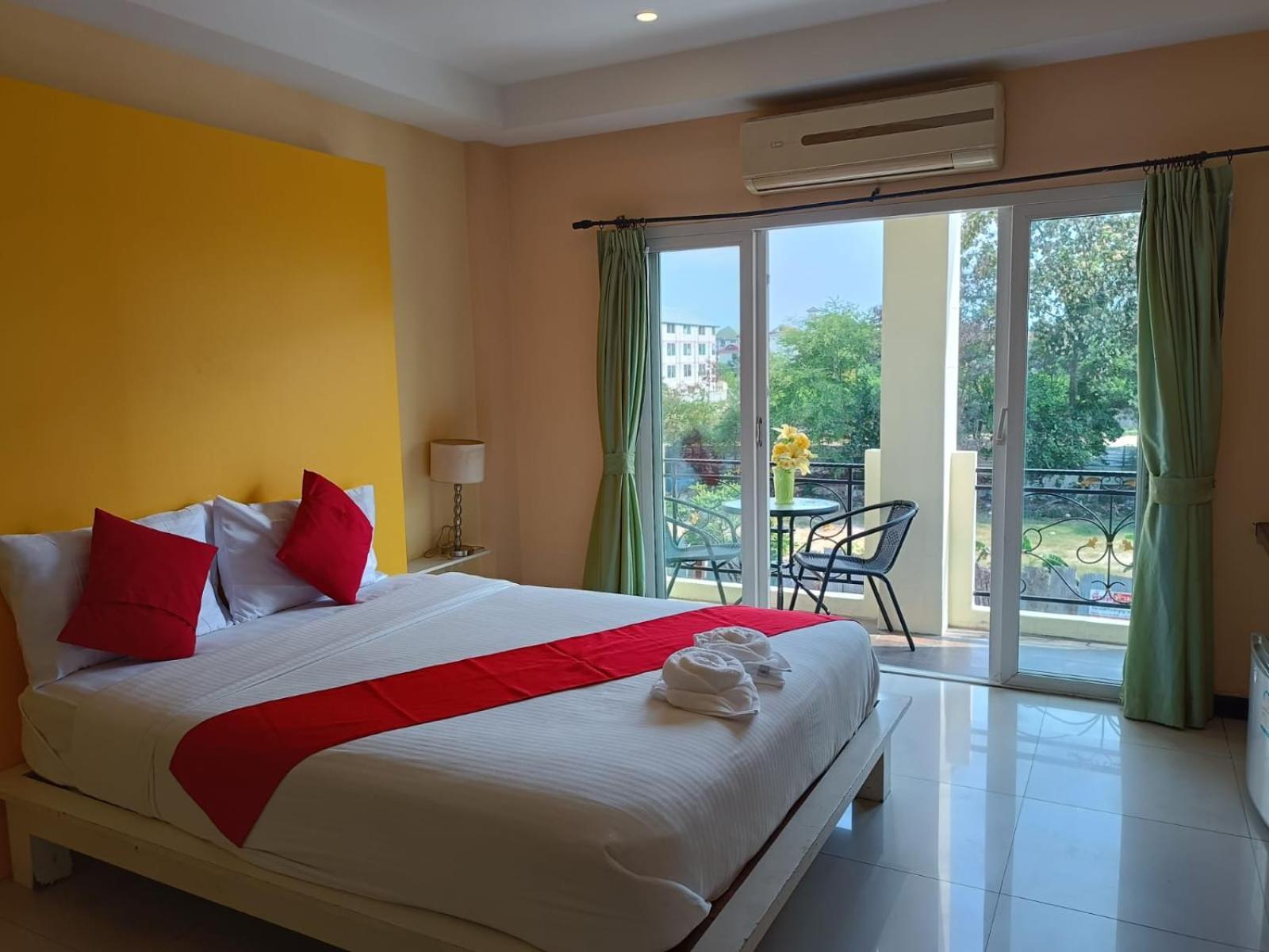 Aura Inn Rooms Паттая Екстер'єр фото