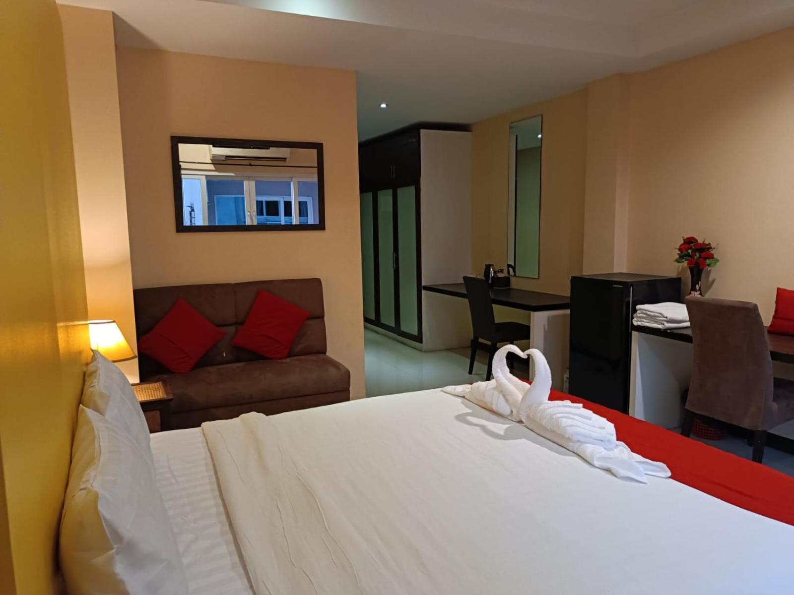 Aura Inn Rooms Паттая Екстер'єр фото