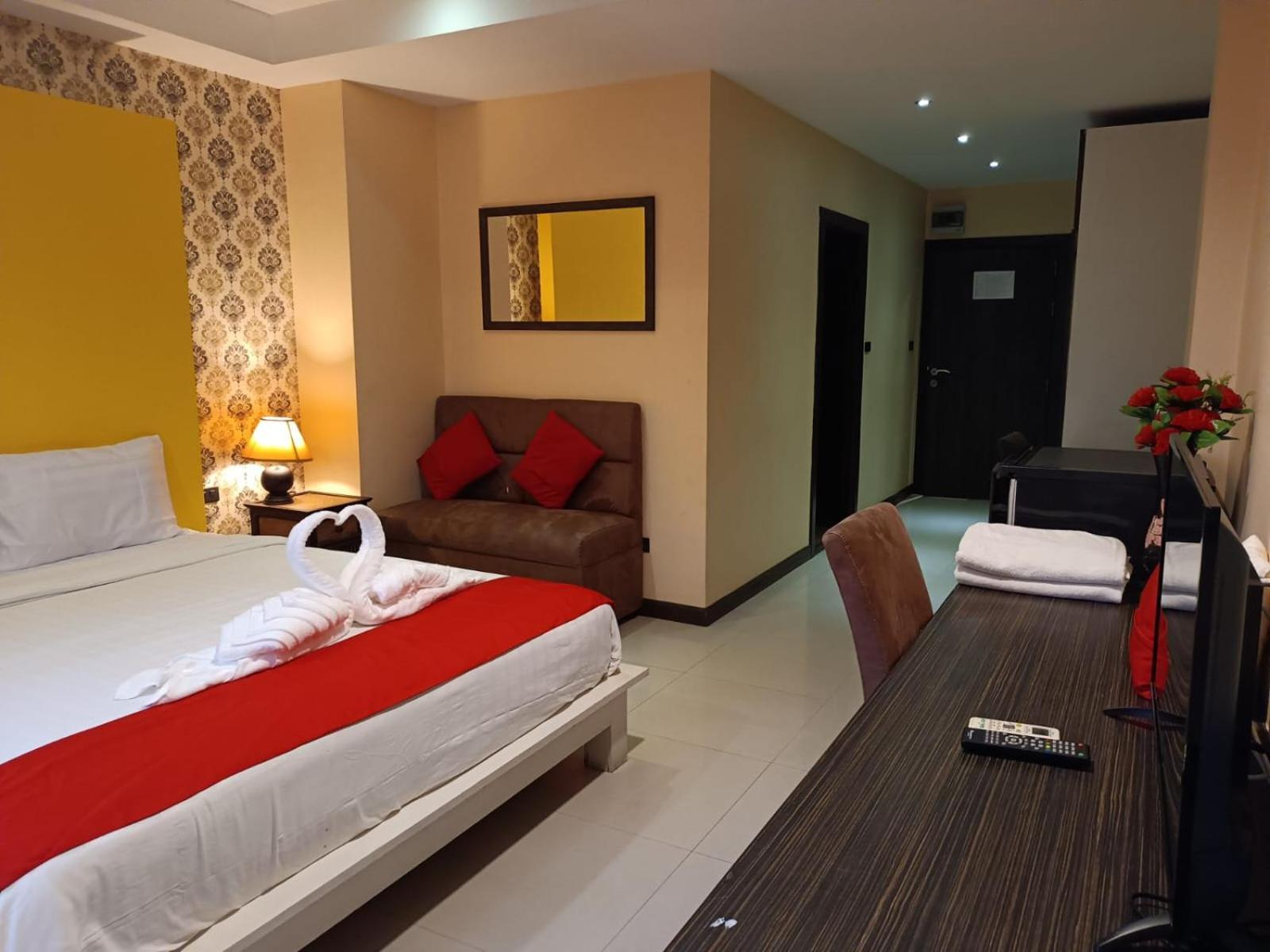 Aura Inn Rooms Паттая Екстер'єр фото